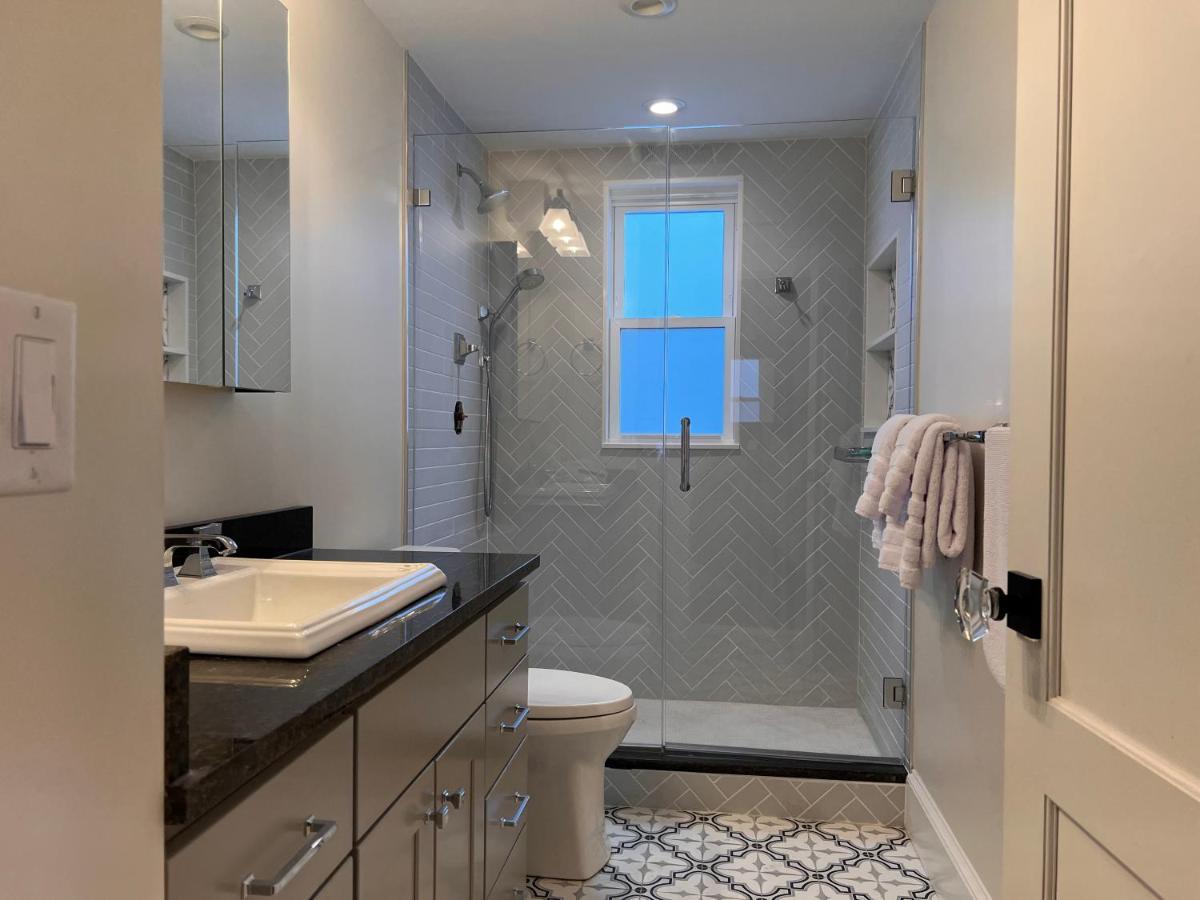 Your Boston Retreat - Great Porches - 2/Br Sleep 6 เอเวอเรตต์ ภายนอก รูปภาพ