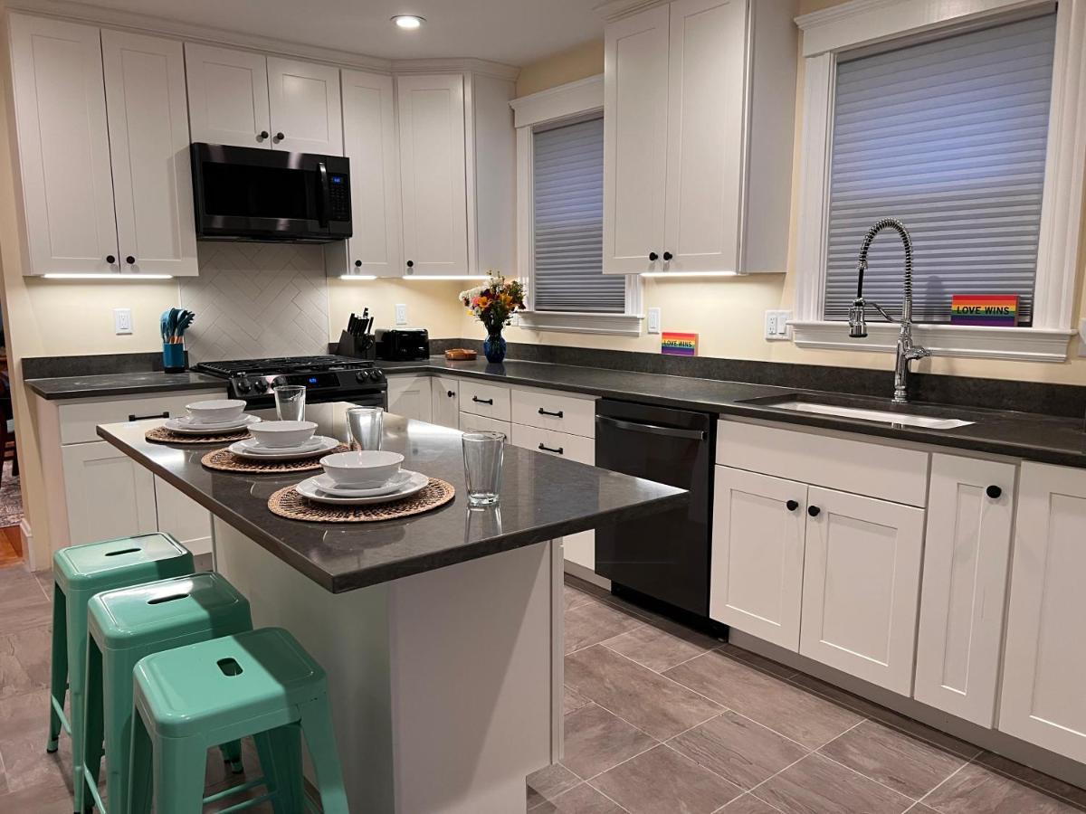 Your Boston Retreat - Great Porches - 2/Br Sleep 6 เอเวอเรตต์ ภายนอก รูปภาพ