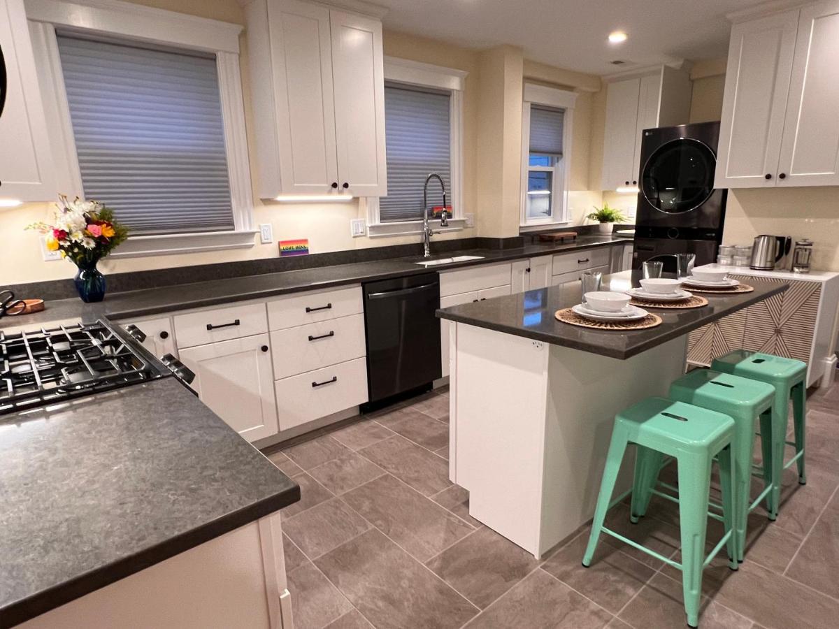 Your Boston Retreat - Great Porches - 2/Br Sleep 6 เอเวอเรตต์ ภายนอก รูปภาพ